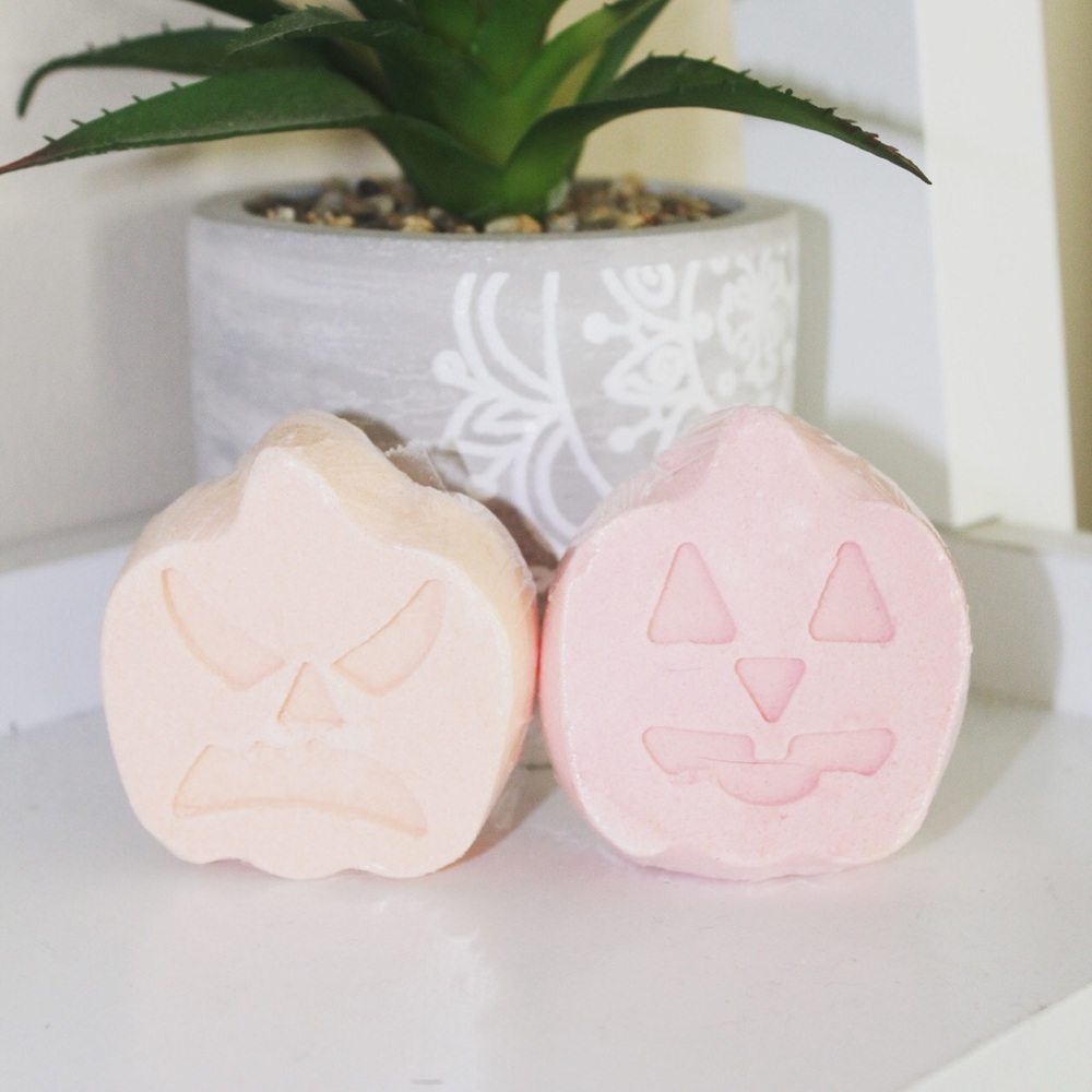 🎃 Large Bath bombs-(1) - Picture 1 of 8